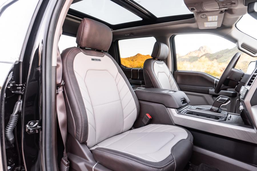 Интерьер Ford F-150 Limited SuperCrew 2018 года  (фото 59 из 59)